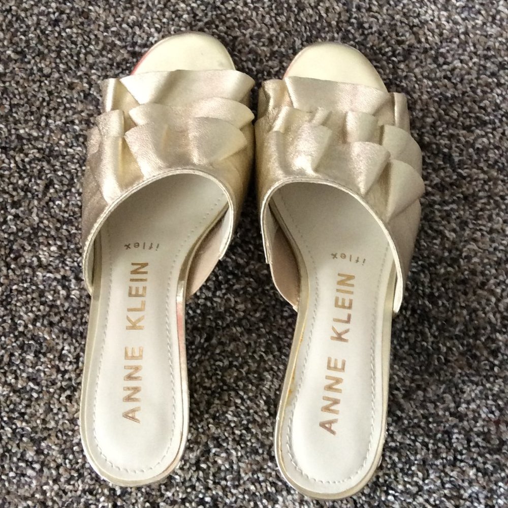 Anne Klein heels